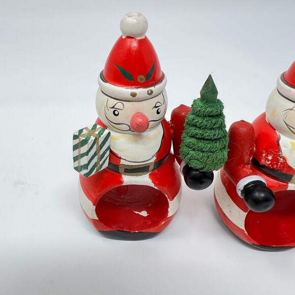 Set of 4 Vintage Handmade Red Wood Santa Claus Napkin Rings Farmhouse Cottage - Picture 5 of 10